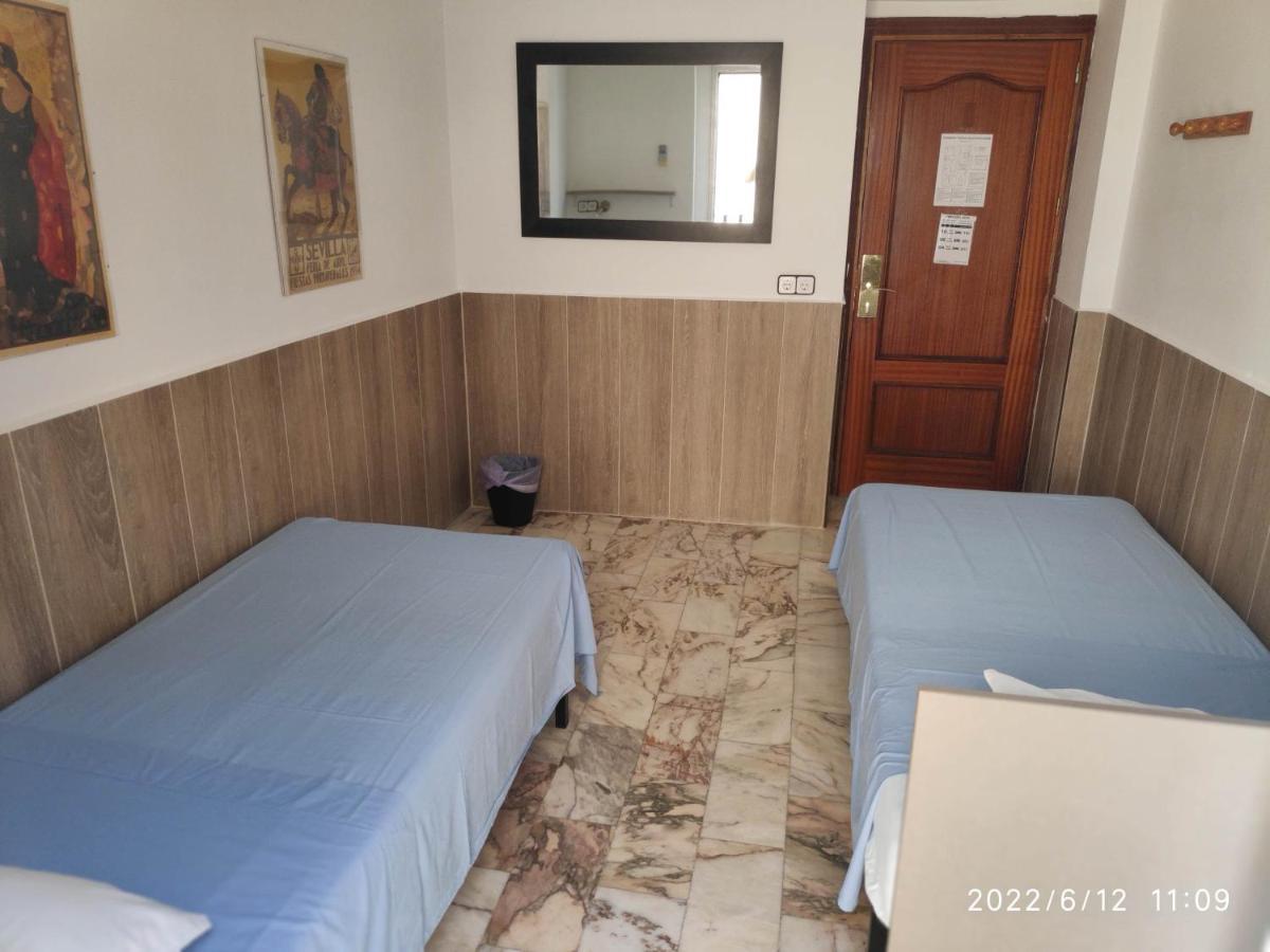 Habitación Doble con baño compartido - 2 camas
