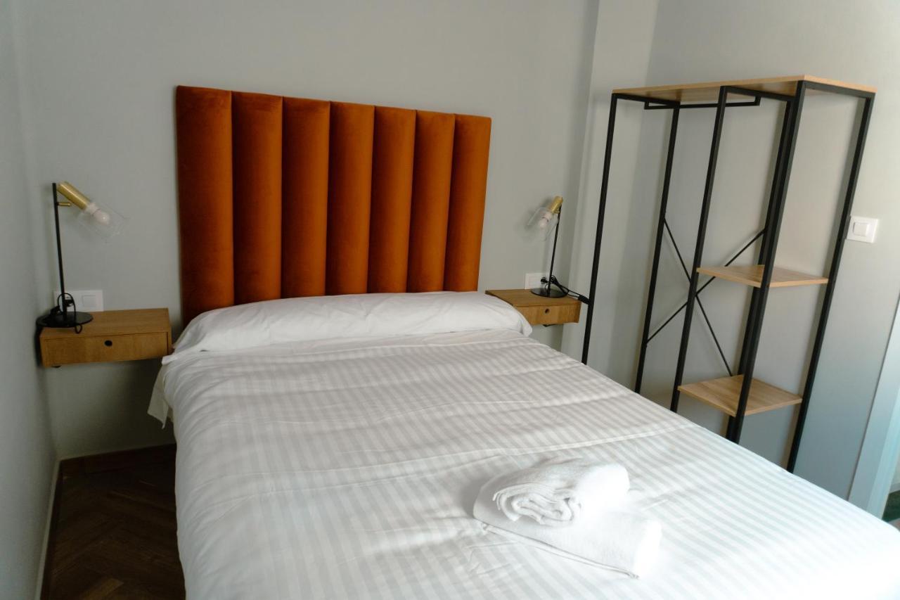 Double Room with Shared Bathroom - Queen Bed