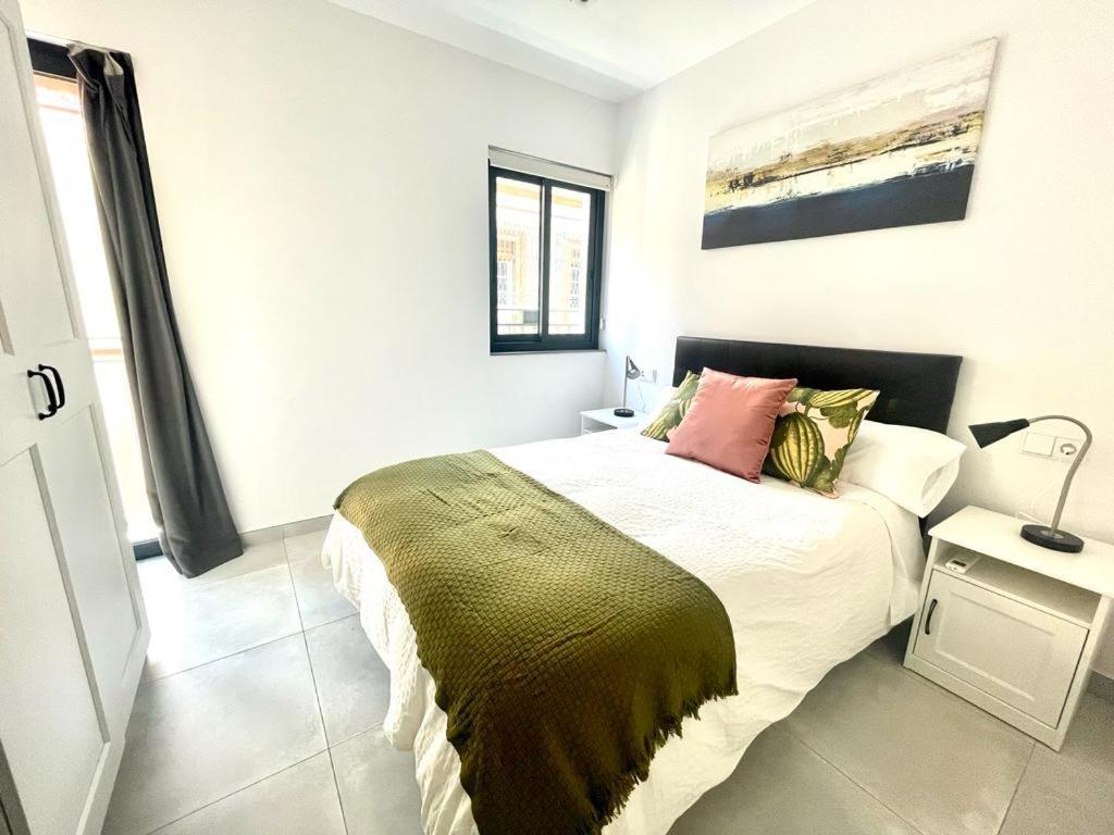 One-Bedroom Apartment,1375438160:JPEG