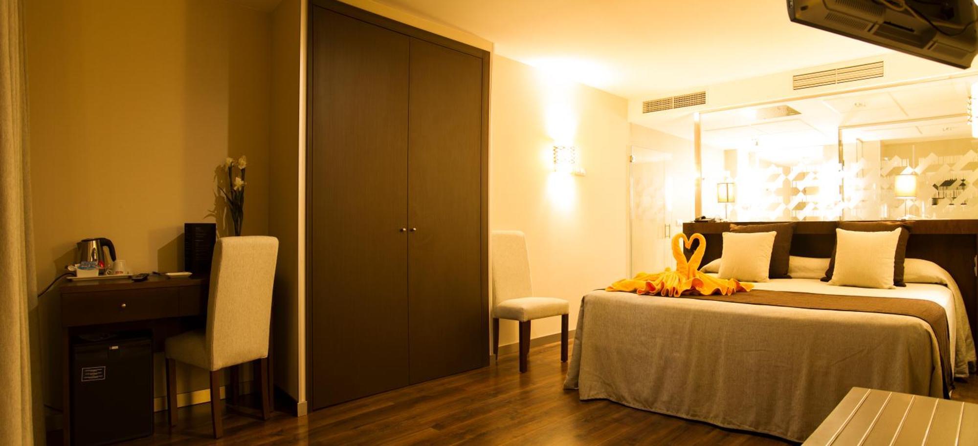 Habitación Doble Premium con terraza y bañera de hidromasaje