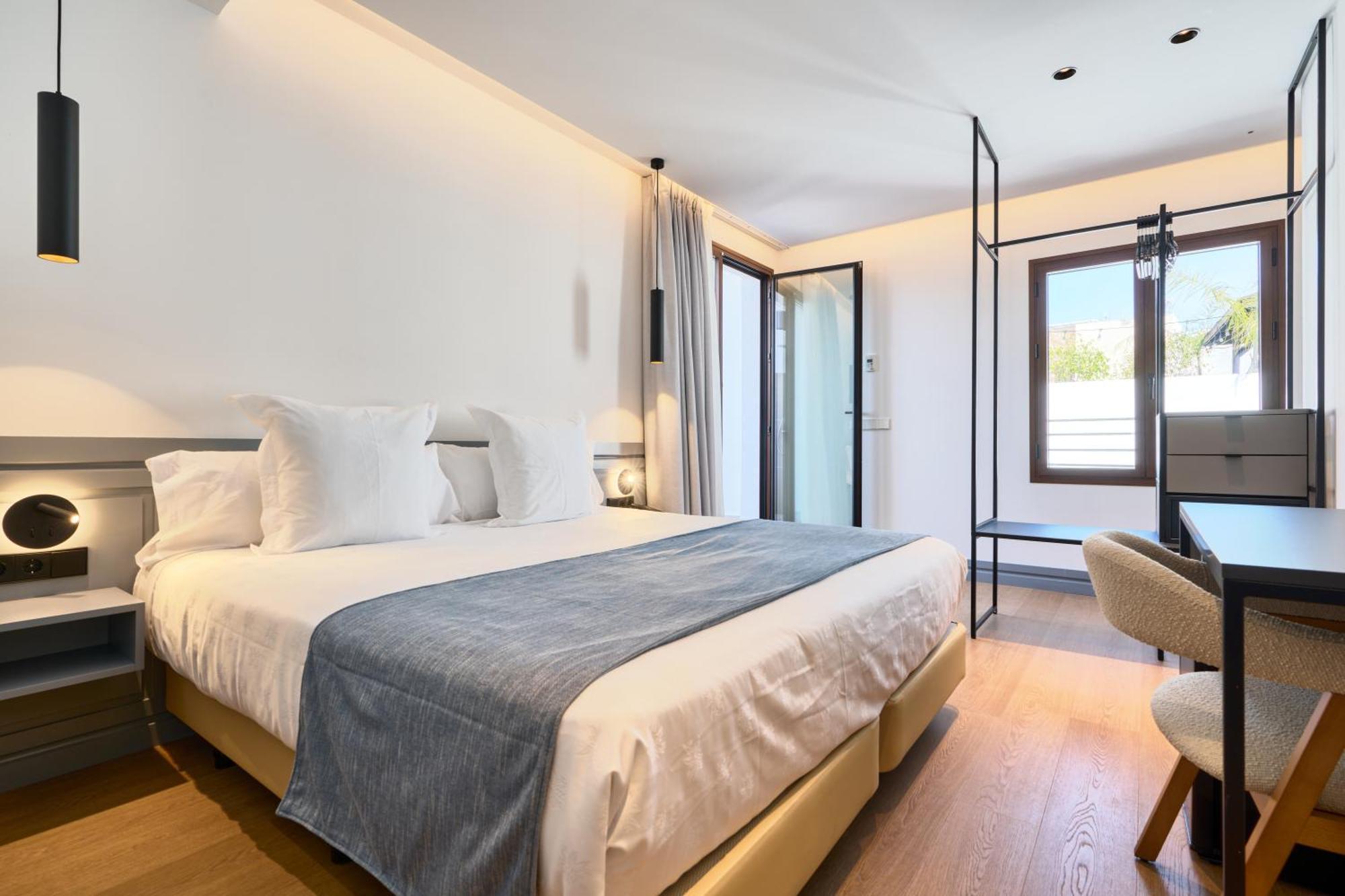 Habitación Superior con bañera de hidromasaje y terraza
