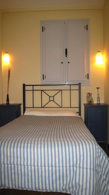 Single Room,820427057:JPEG