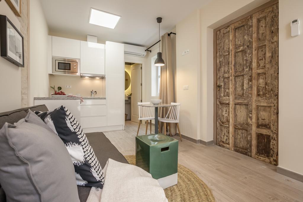 Superior Apartment,399226500:JPEG