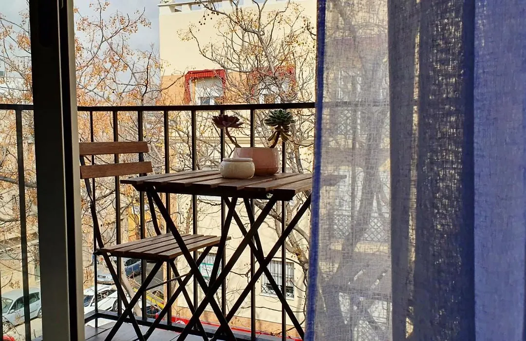 Memphis Design Apartment-1