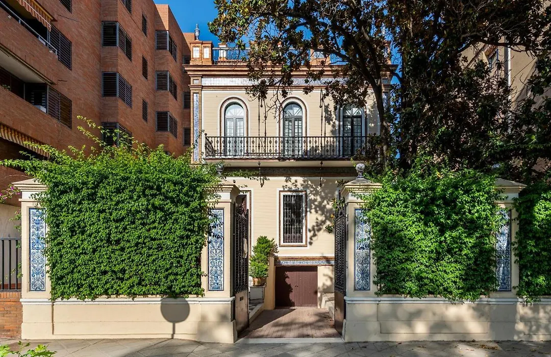 Villa Alfonso, Restored Palace House With Gardens And Monuments Views-1