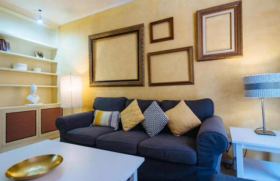 Pajaritos Suite Apartment - Private parking included-1