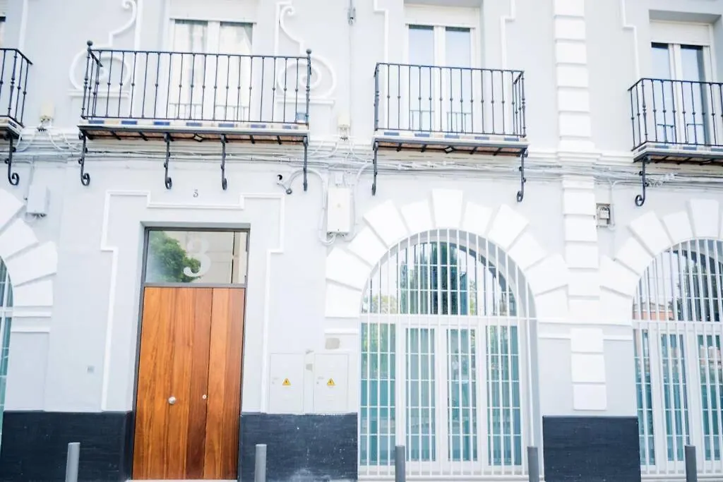 Fantastico apartamento recien renovado con piscina en la azotea, dos dormitorios y aparcamiento gratuito en la calle.-1