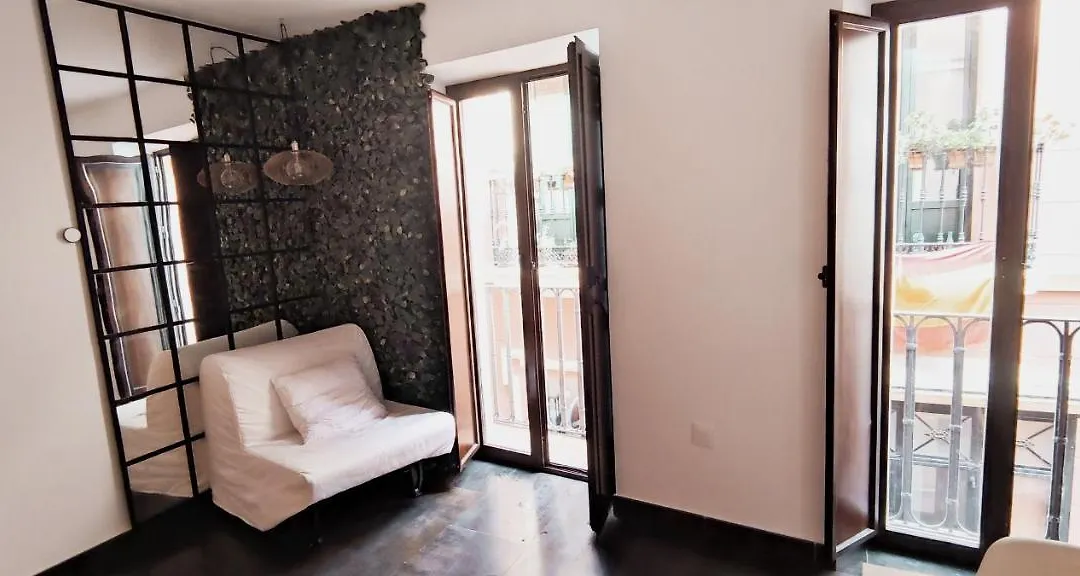 Piso Exterior Centro Sevilla-1