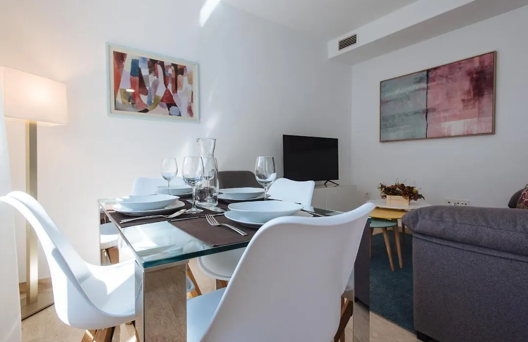 Triana Home - Free Parking-1