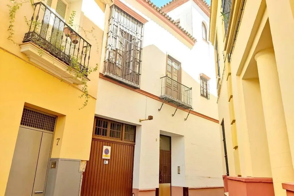 HomeySeville-Duplex con Terraza Santa Cruz 5 pax, Parking Optional-1