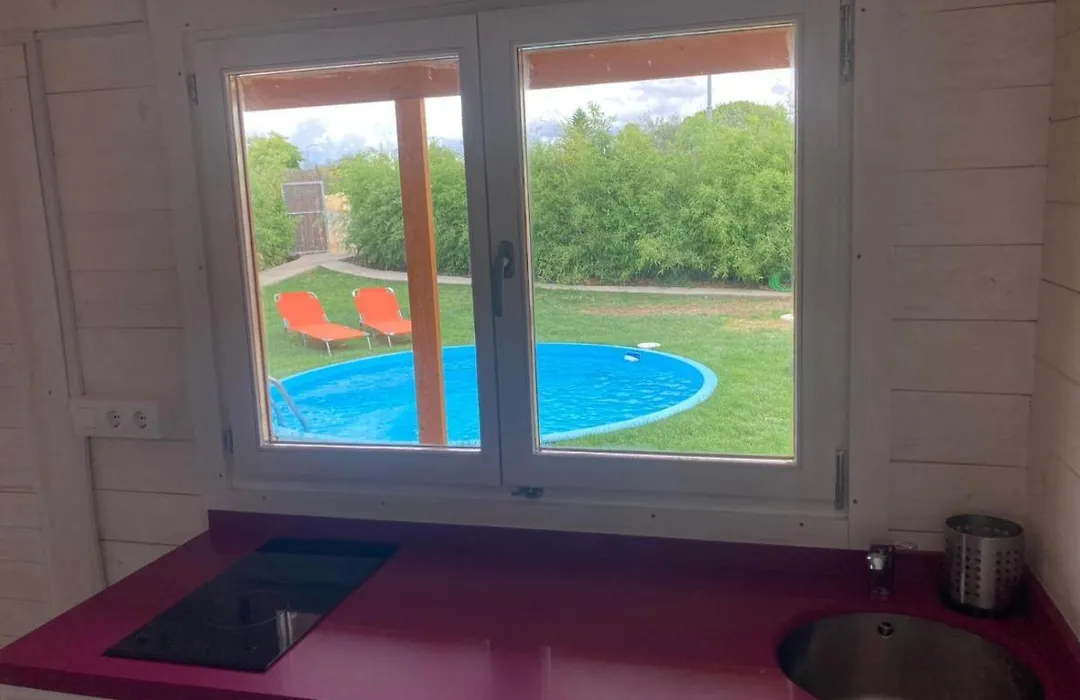 Hermoso Bungalow de madera-1