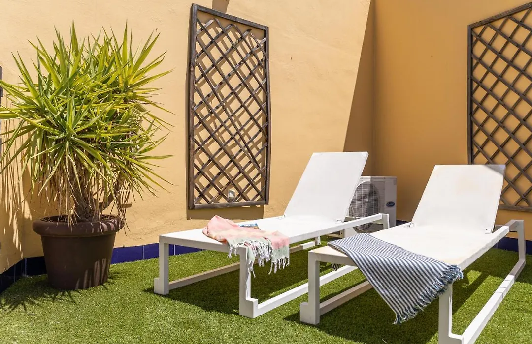 Green-Apartments Giralda Views-1