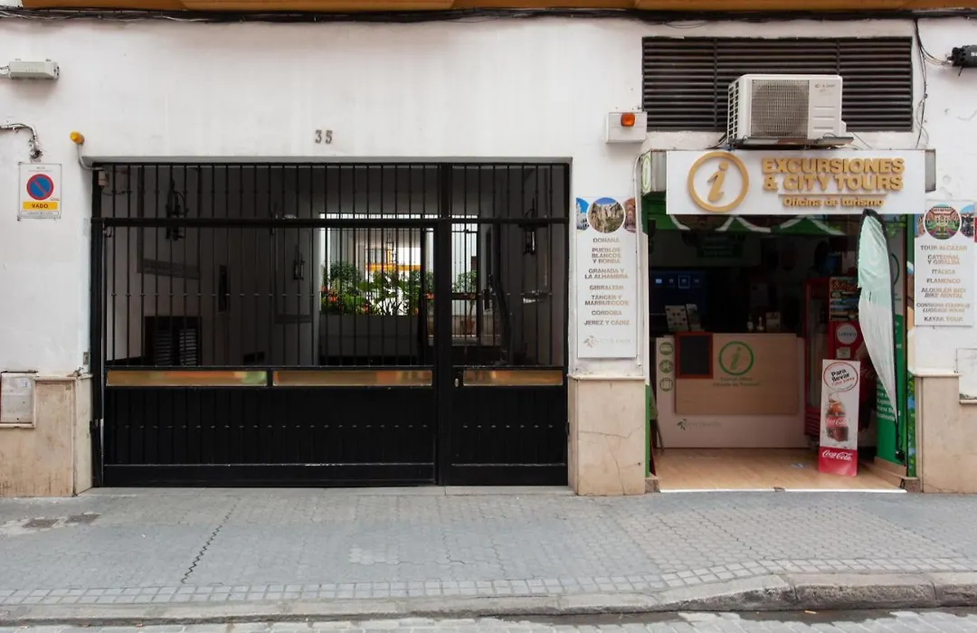Pikis Apartment Center 1-1