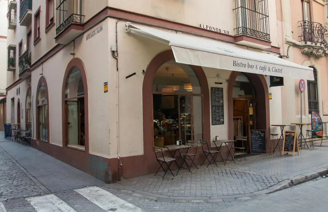 Pikis Apartment Center 1-1