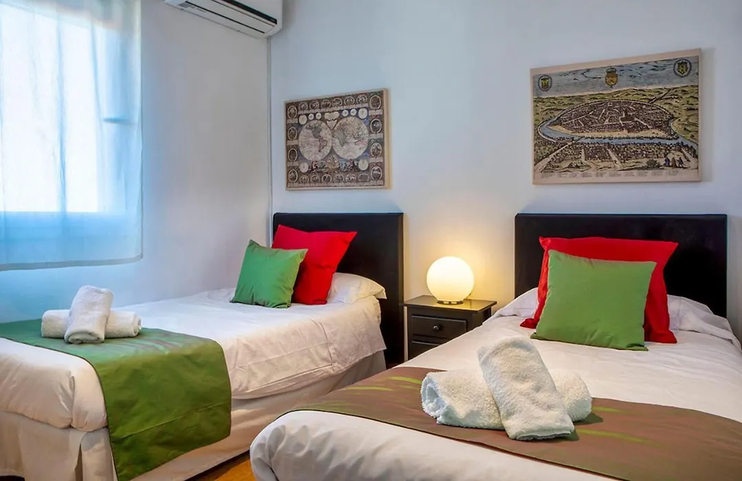 Apartamento 4 dormitorios y 3 balcones - Sevilla Centro-1