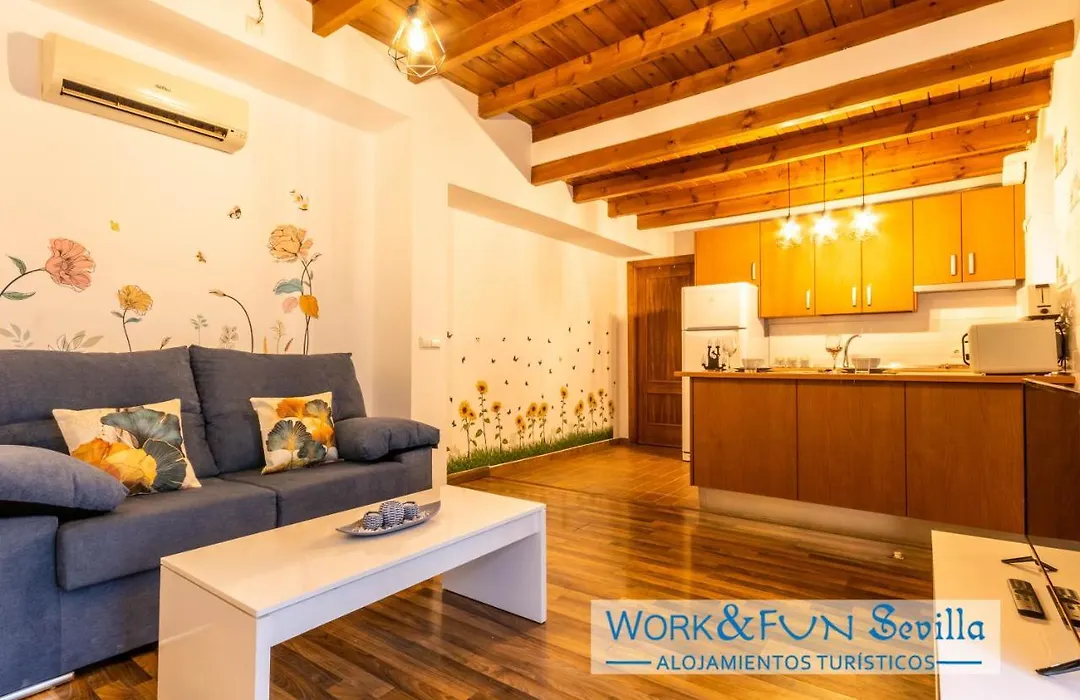 Apartamento Patio Andaluz En Sevilla-1