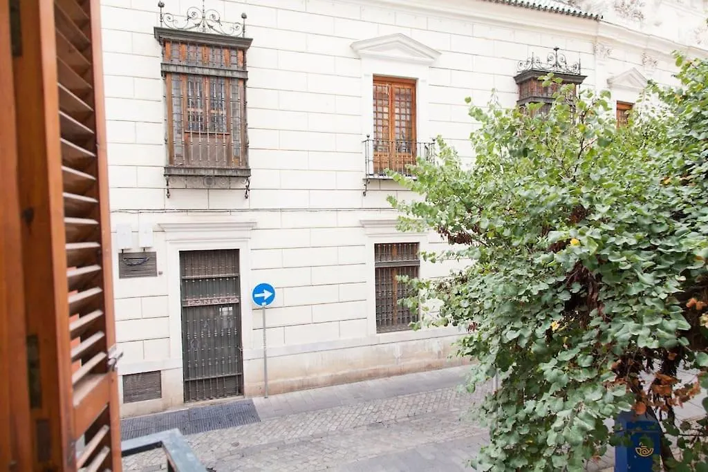 Modern & Nice Apartment. Old Town. Private Parking-1