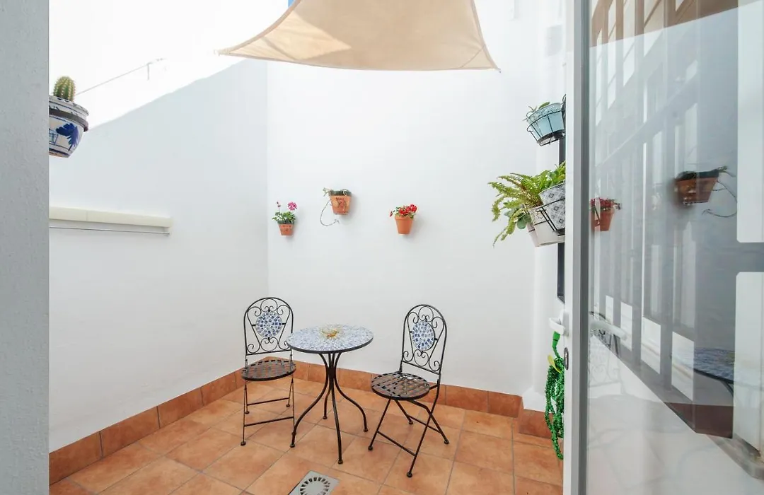 Casa Valentina: Confort y Luz en Sevilla Centro-1