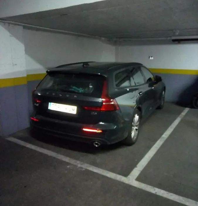 Cozy Apartment & Free Parking-1