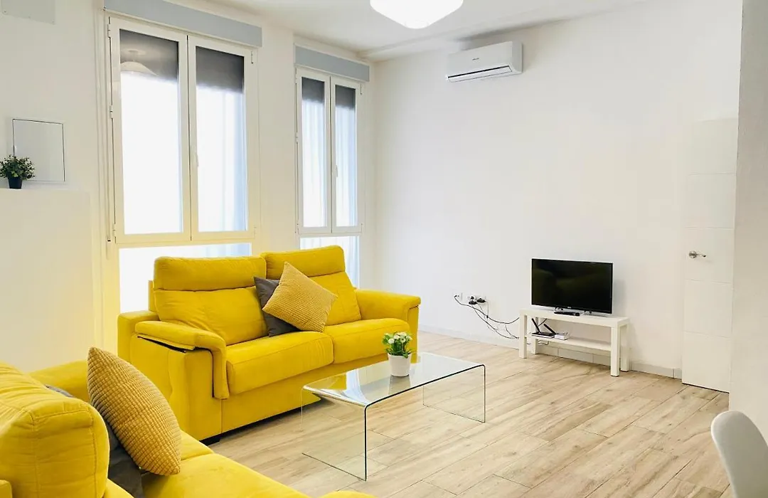 Flamenca Triana - Apartamento Totalmente Equipado Wifi 2D sofas camas 2 baños-1