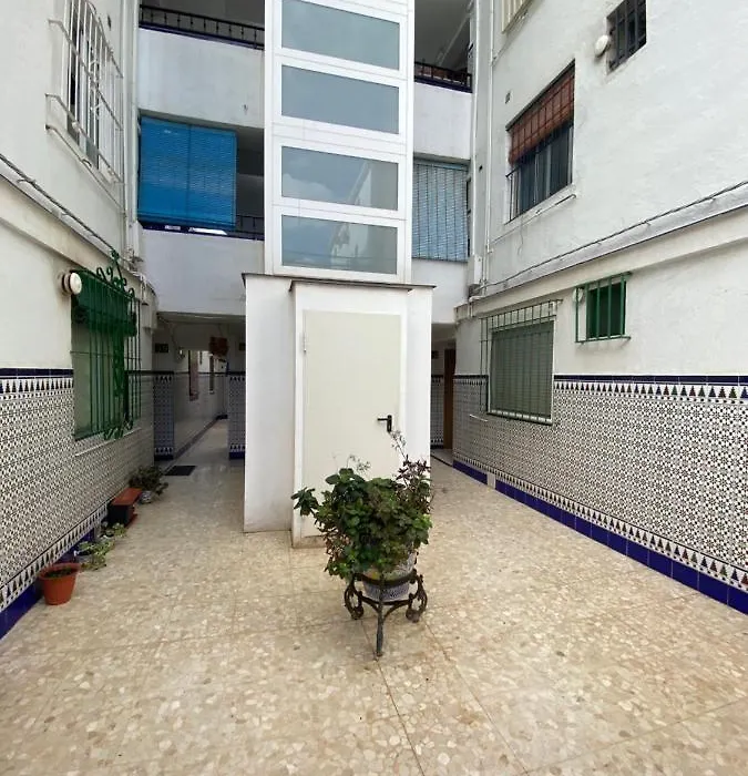 piso junto al hospital macarena-1