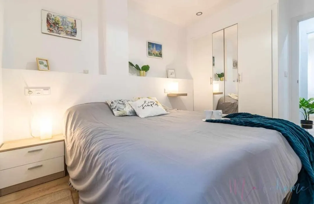 Apartamento 2 en Estadio del Sevilla, 3 habitaciones y metro-1