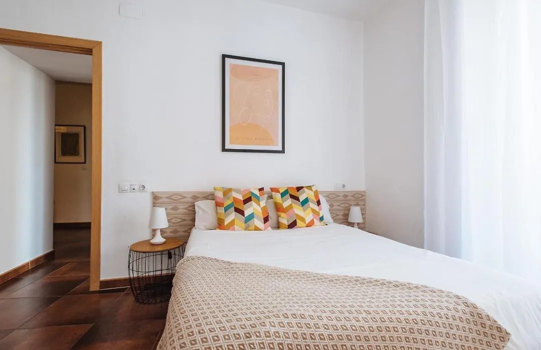 Homeyseville- Bright Apartment At Santa Cruz 6 Pax, Parking Optional-1