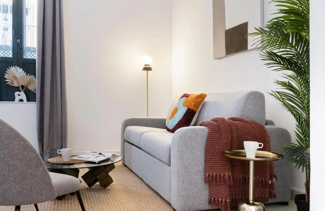 Suites Maestranza - Refinadores By Magno Apartments-1