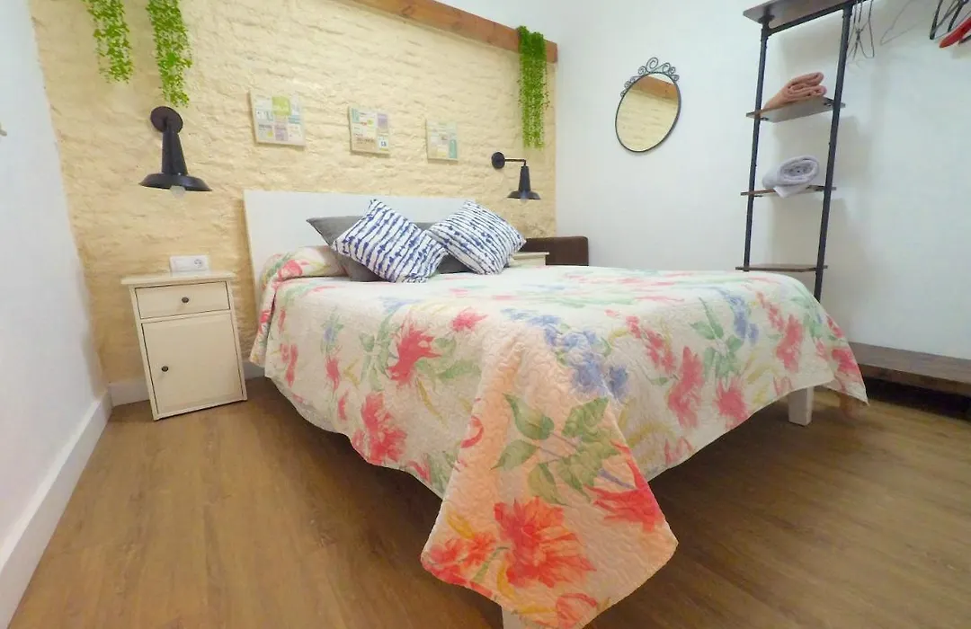 Apartamento Para 3 En Pleno Centro De Sevilla-1