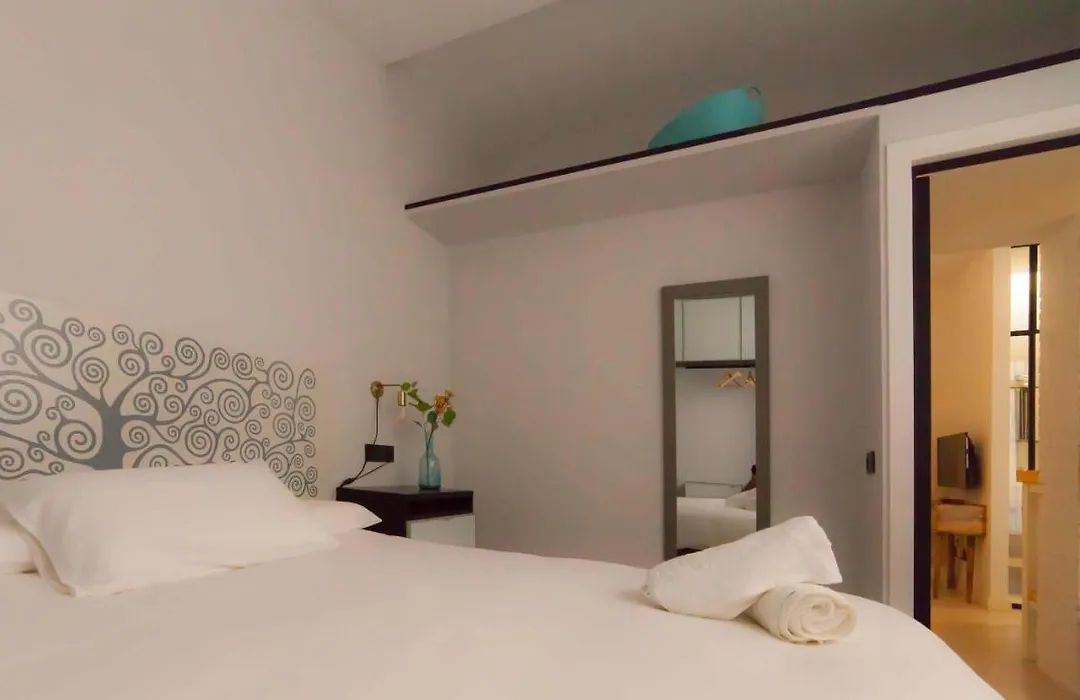 Modern Apartment In City Centre-1