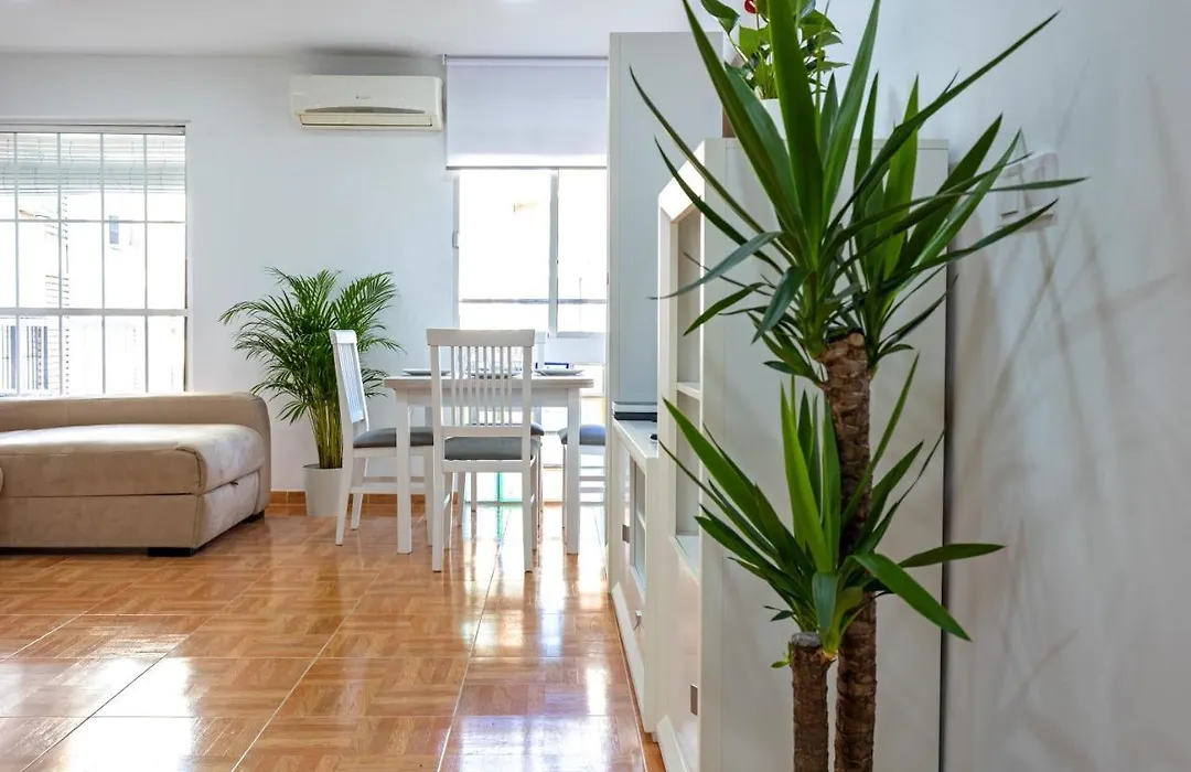 Charming 2 Bedroom Apartment At Triana Center By Oui Seville-1