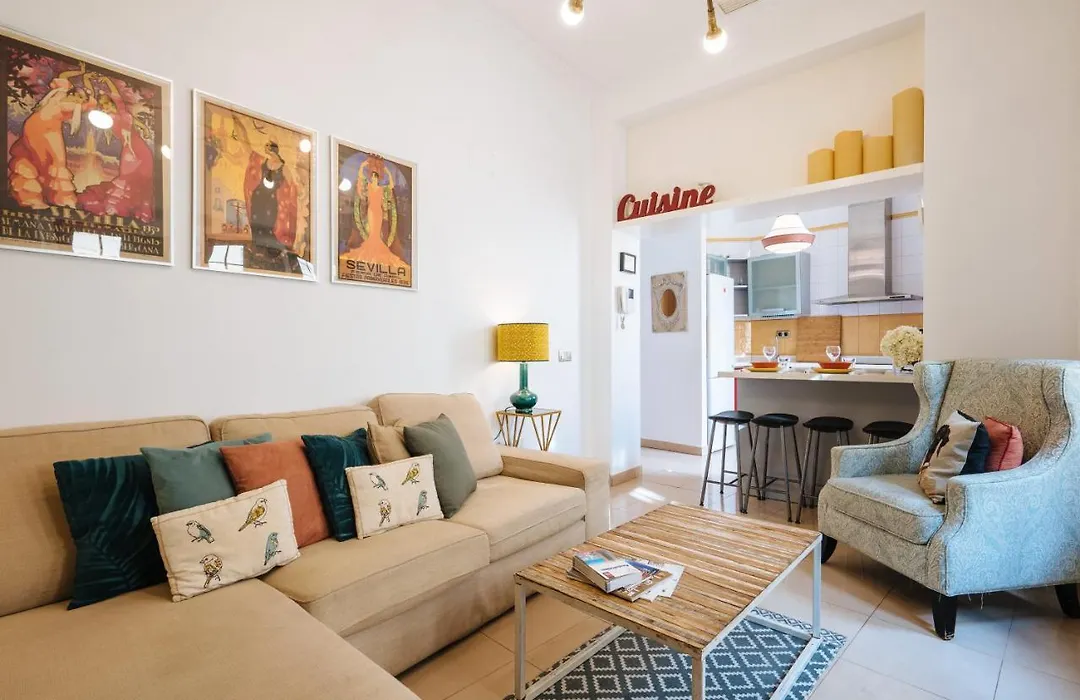 Homeyseville-Amazing Penthouse Giralda Views 8 Pax, Parking Optional-1