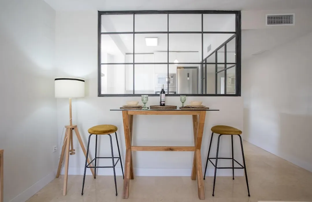 Luxury Apartment Free Parking-1