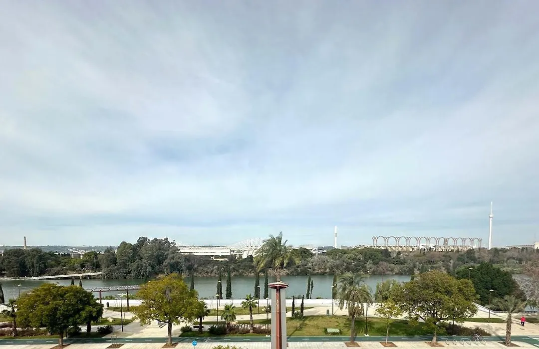 Gotoseville Torneo Apt Free Parking River Views-1