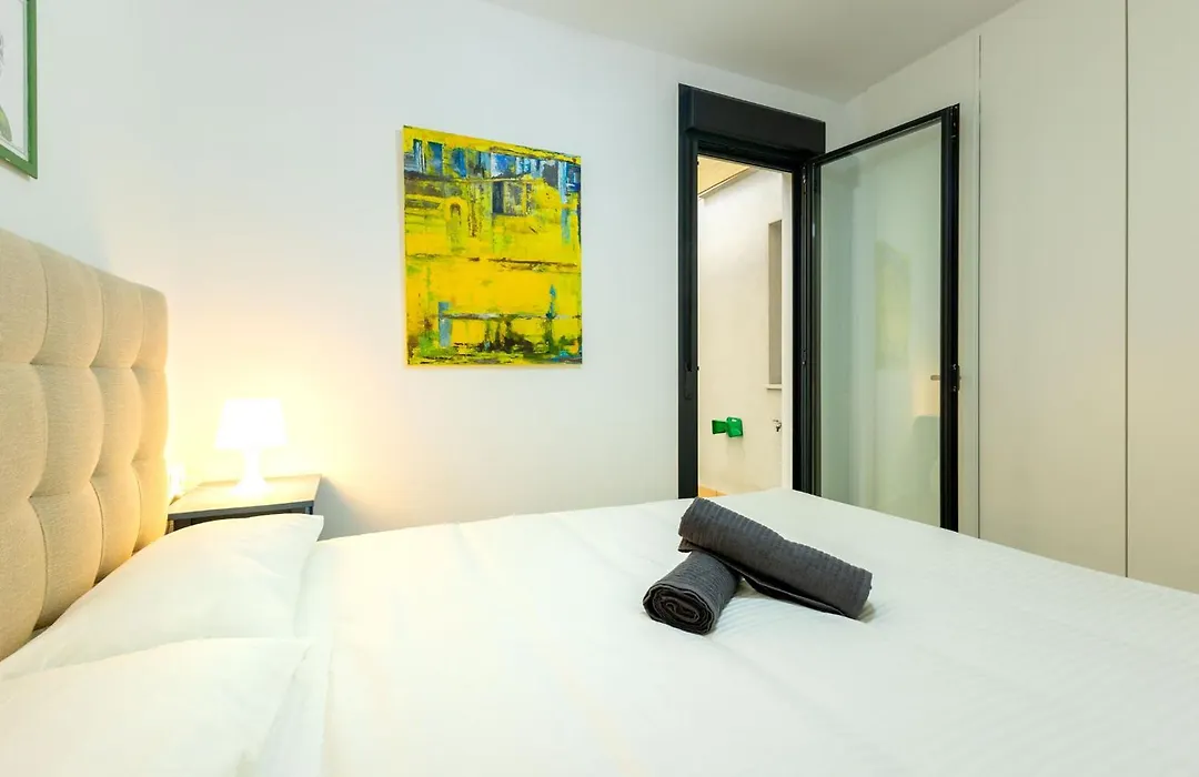 Charming 2 Bedroom Apartment With Free Parking Close To Torre Del Oro By Ocityzen-1