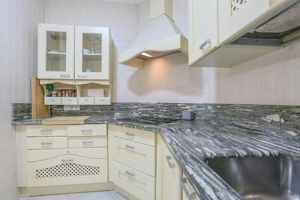 Riverwalk Suites - Puente Triana-1