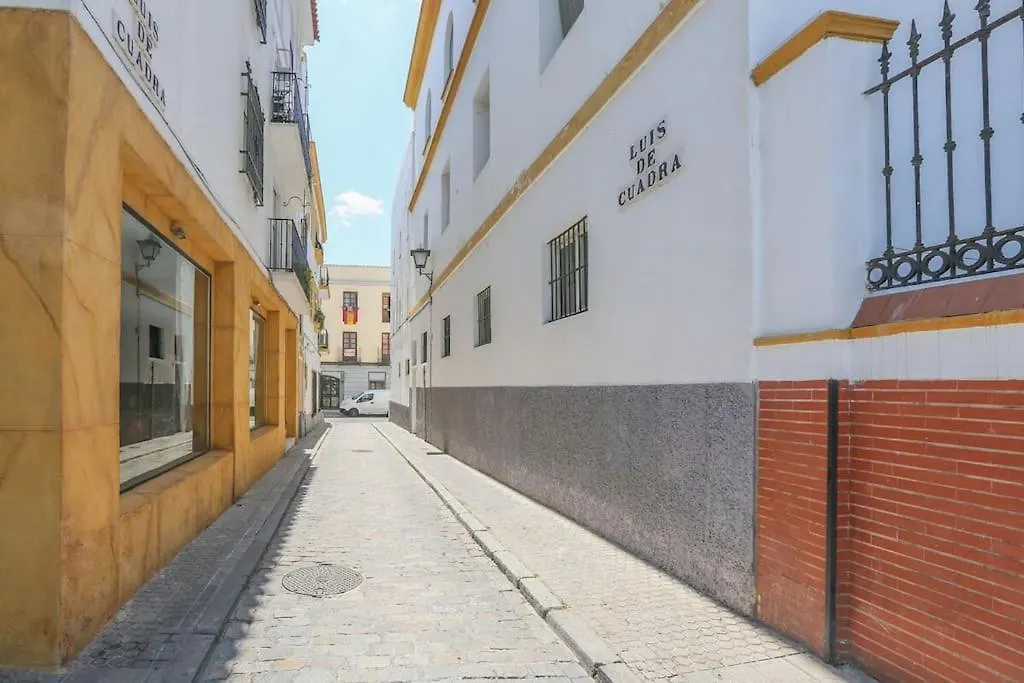 Riverwalk Suites - Puente Triana-1