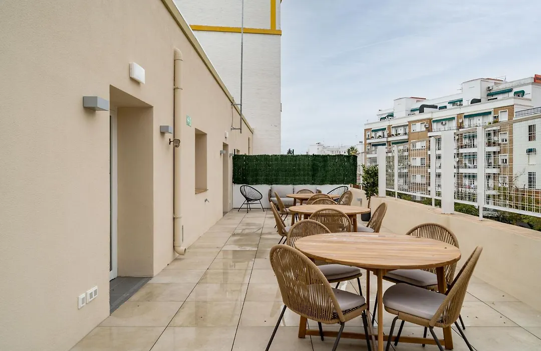 Limehome Sevilla Ronda De Capuchinos-1