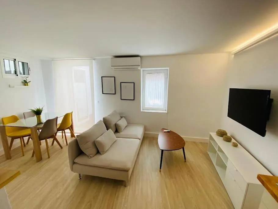 Mini loft con patio en la Alameda de Sevilla-1