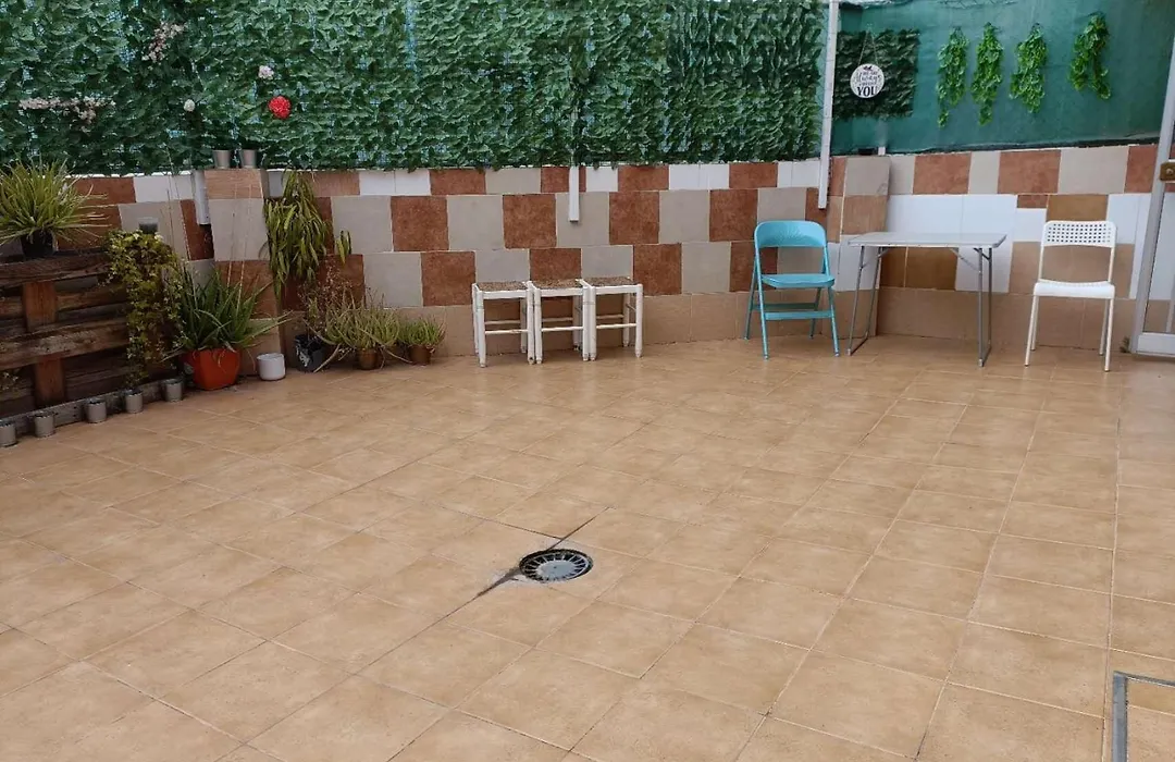 8 Mins Walk To Train Station Low Cost Youth Hostel-1