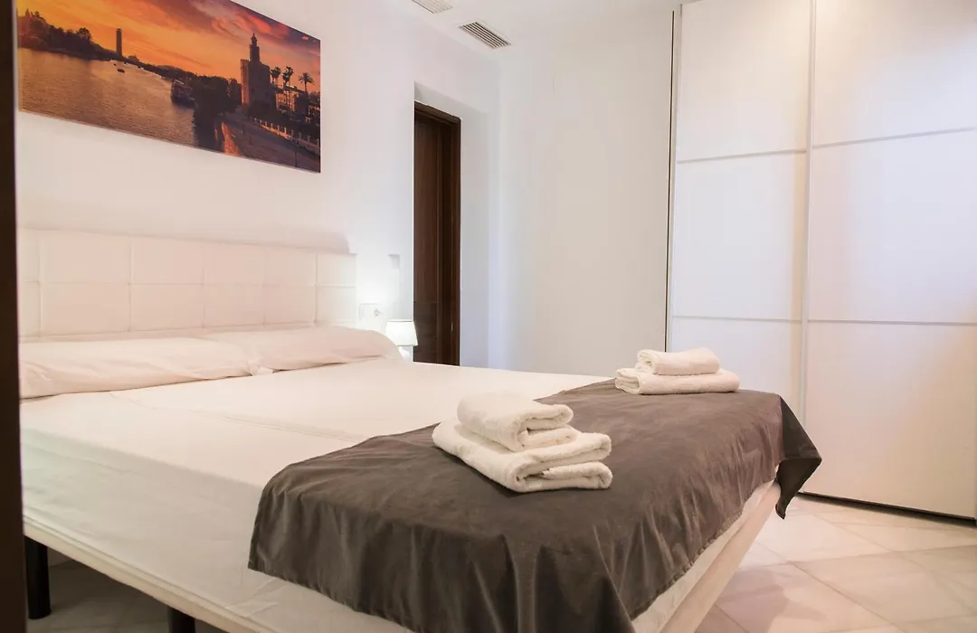 Nightinsevilla Bailen Free Parking-1