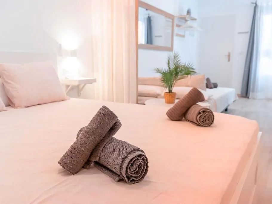 Isg Apartments Triana Jacuzzi 3-1