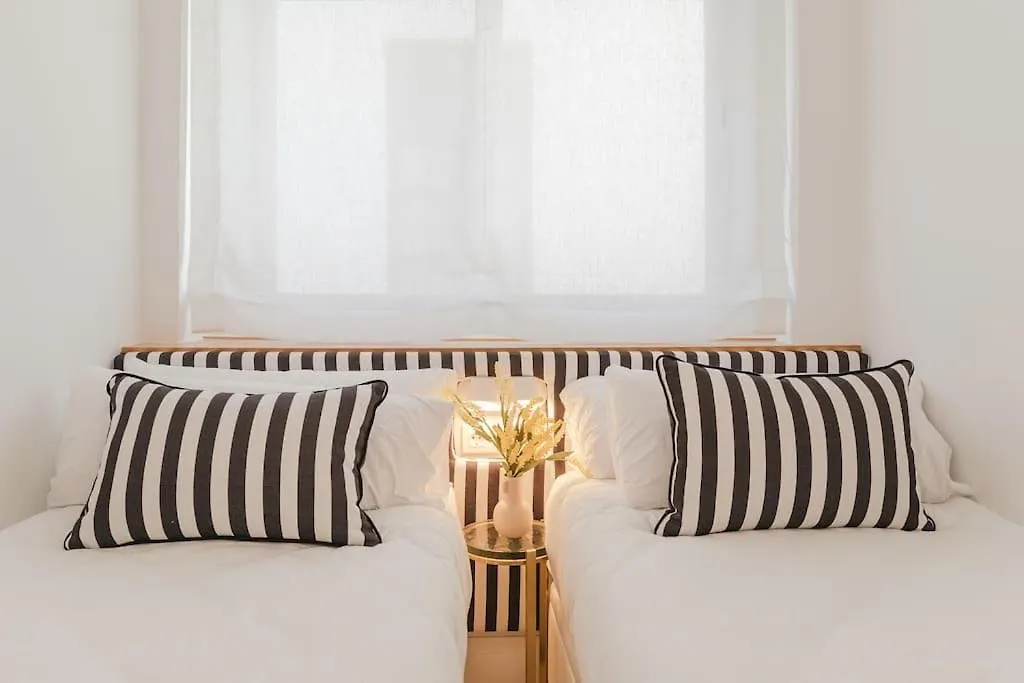 Isg Apartments O'Donnell 2-3-Free Parking-1