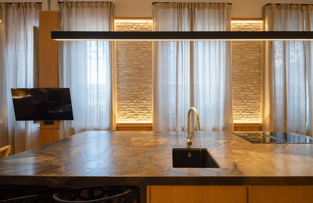 Eclat - City Center - Avenue Luxury Apartment - Private Free Parking-1