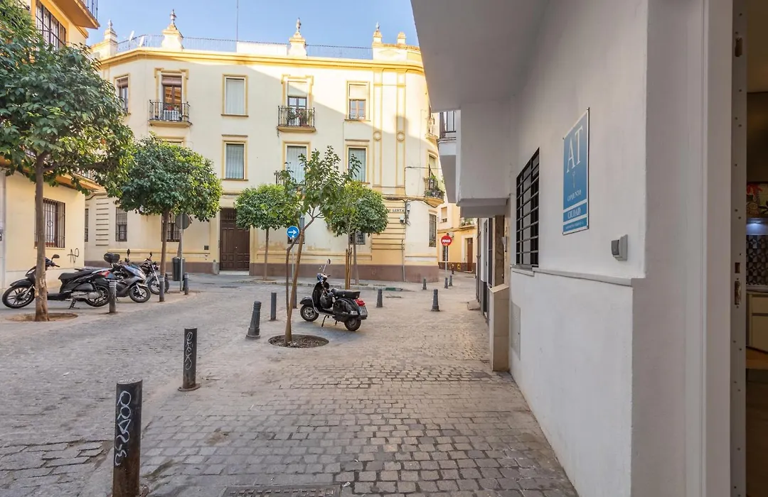 Nine O´Clock Castellar by Valcambre-1