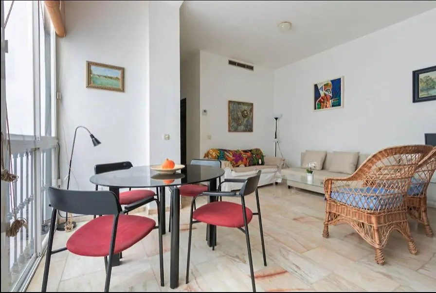 Pavia Central Suite by Valcambre-1