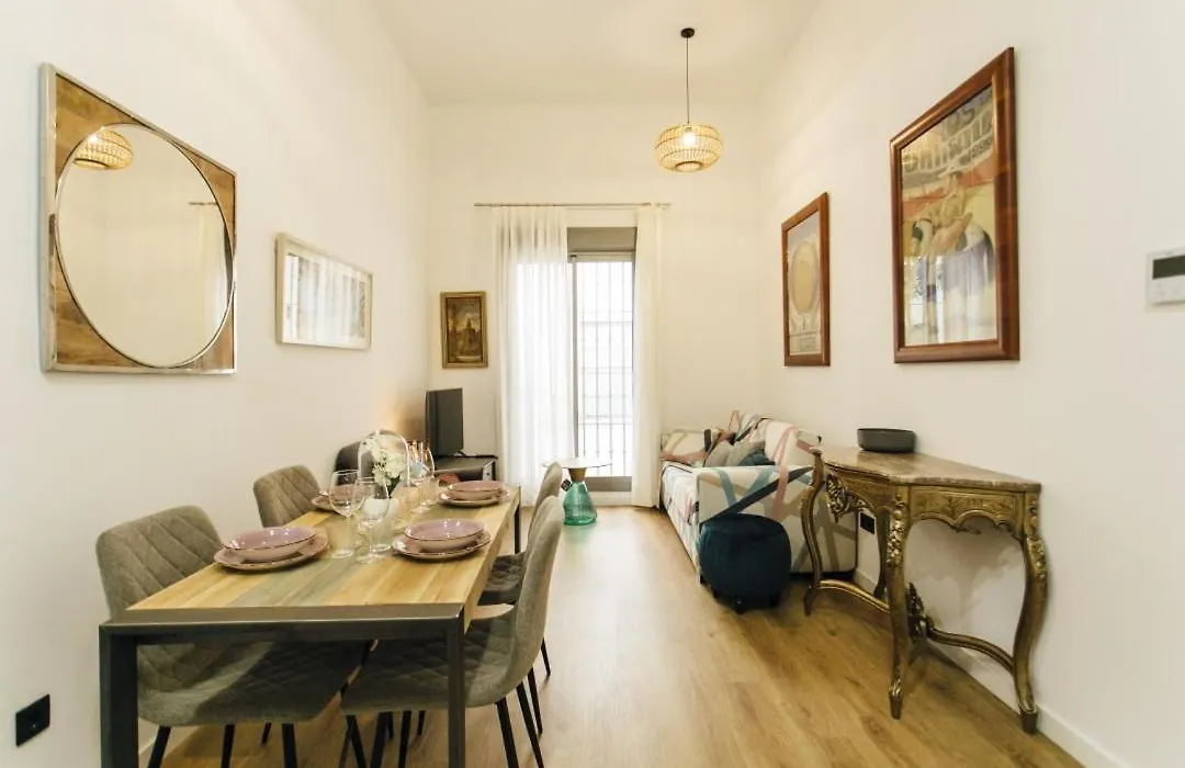 Beautiful With Seasonal Pool- 1Bd 1Bth- Center-1