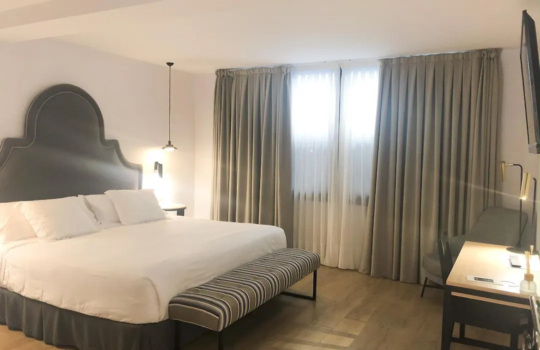 Suites Hom Sevilla-1