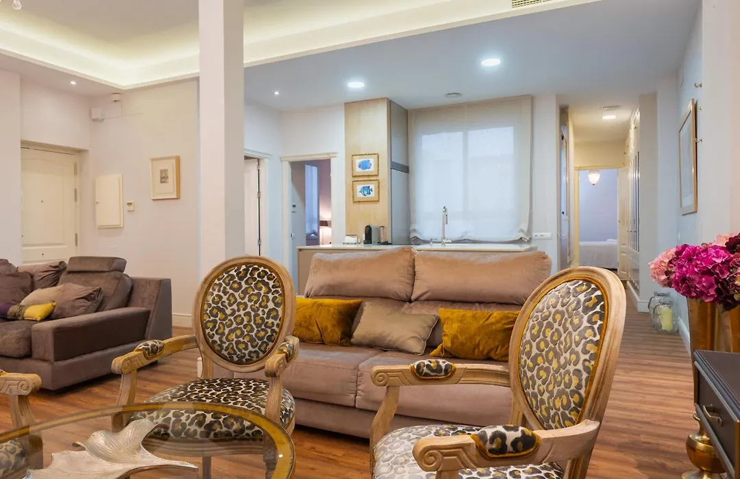 Centro Luxe 3 Rooms-1