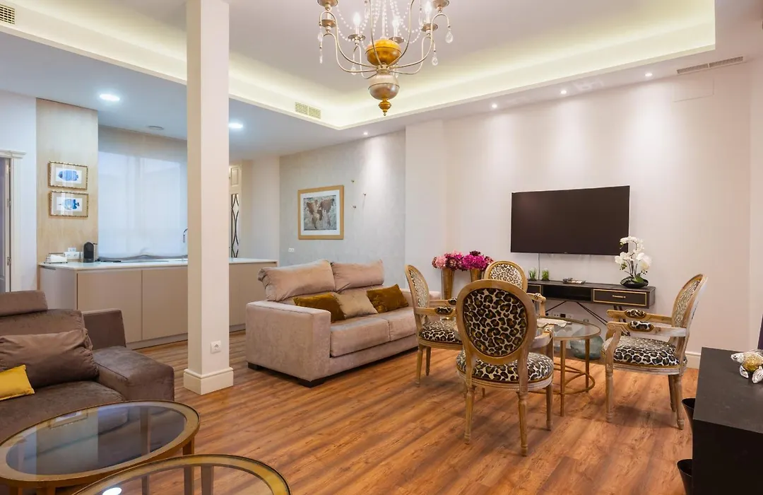 Centro Luxe 3 Rooms-1